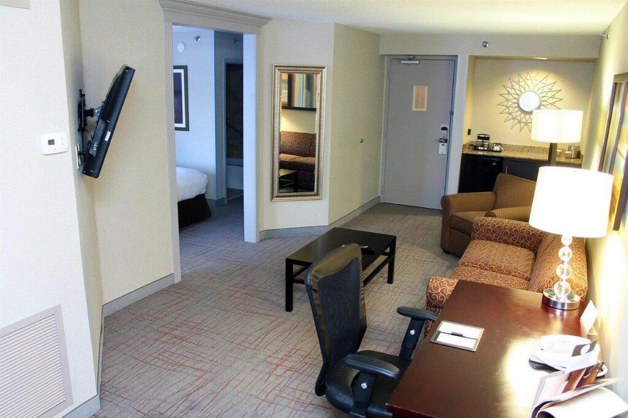 Doubletree Suites By Hilton Dayton/Miamisburg Extérieur photo