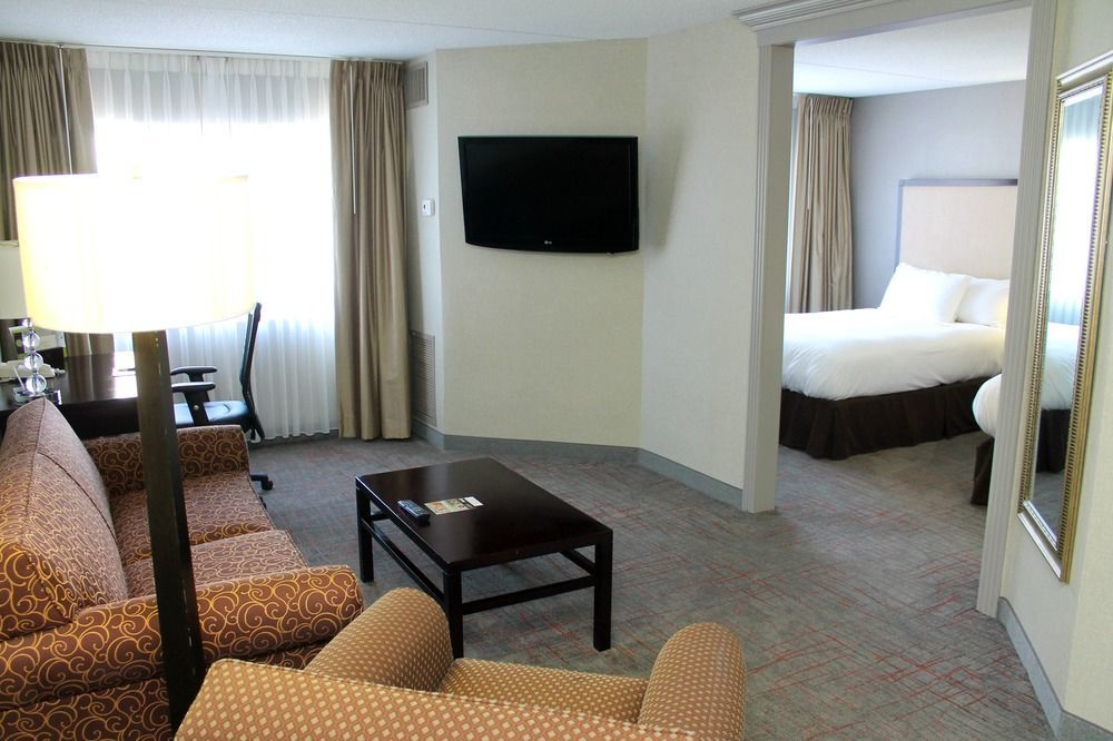 Doubletree Suites By Hilton Dayton/Miamisburg Extérieur photo